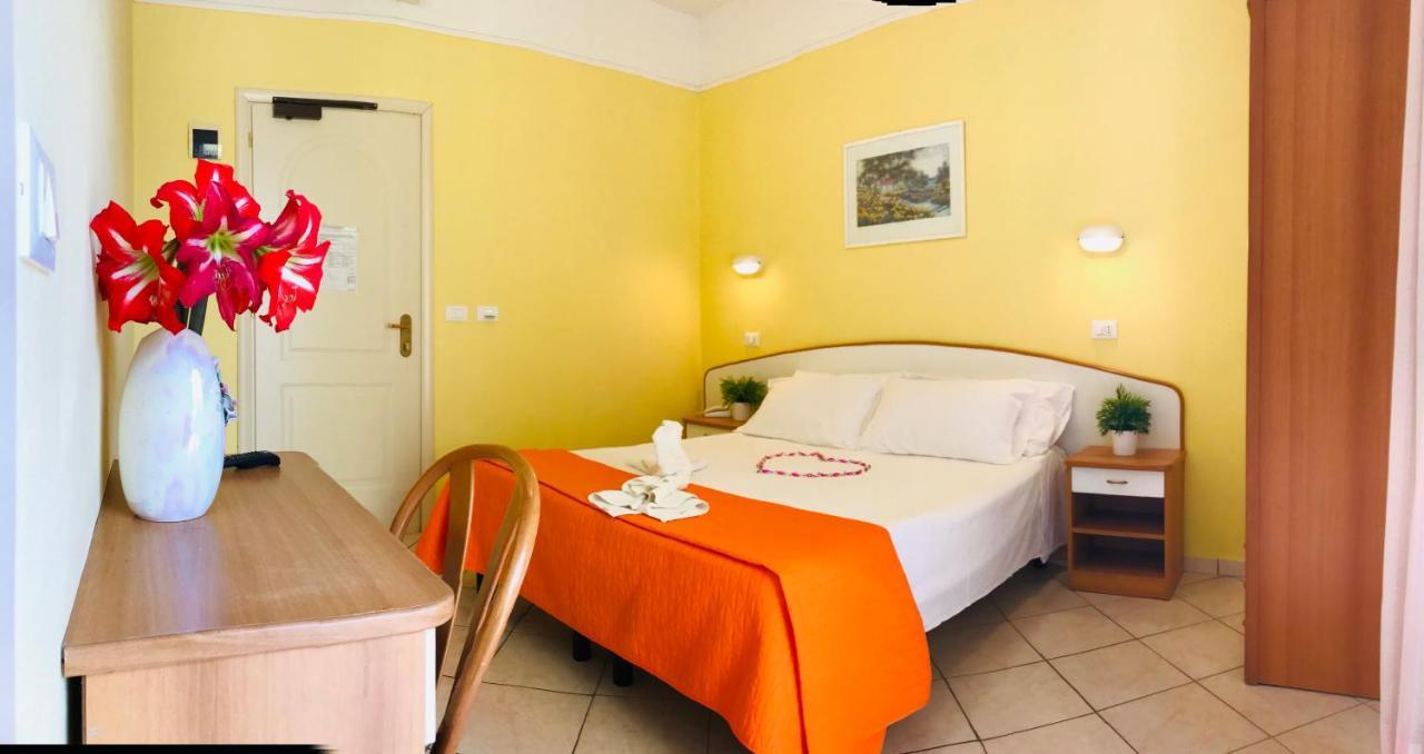 Hotel Naica Rimini Ngoại thất bức ảnh